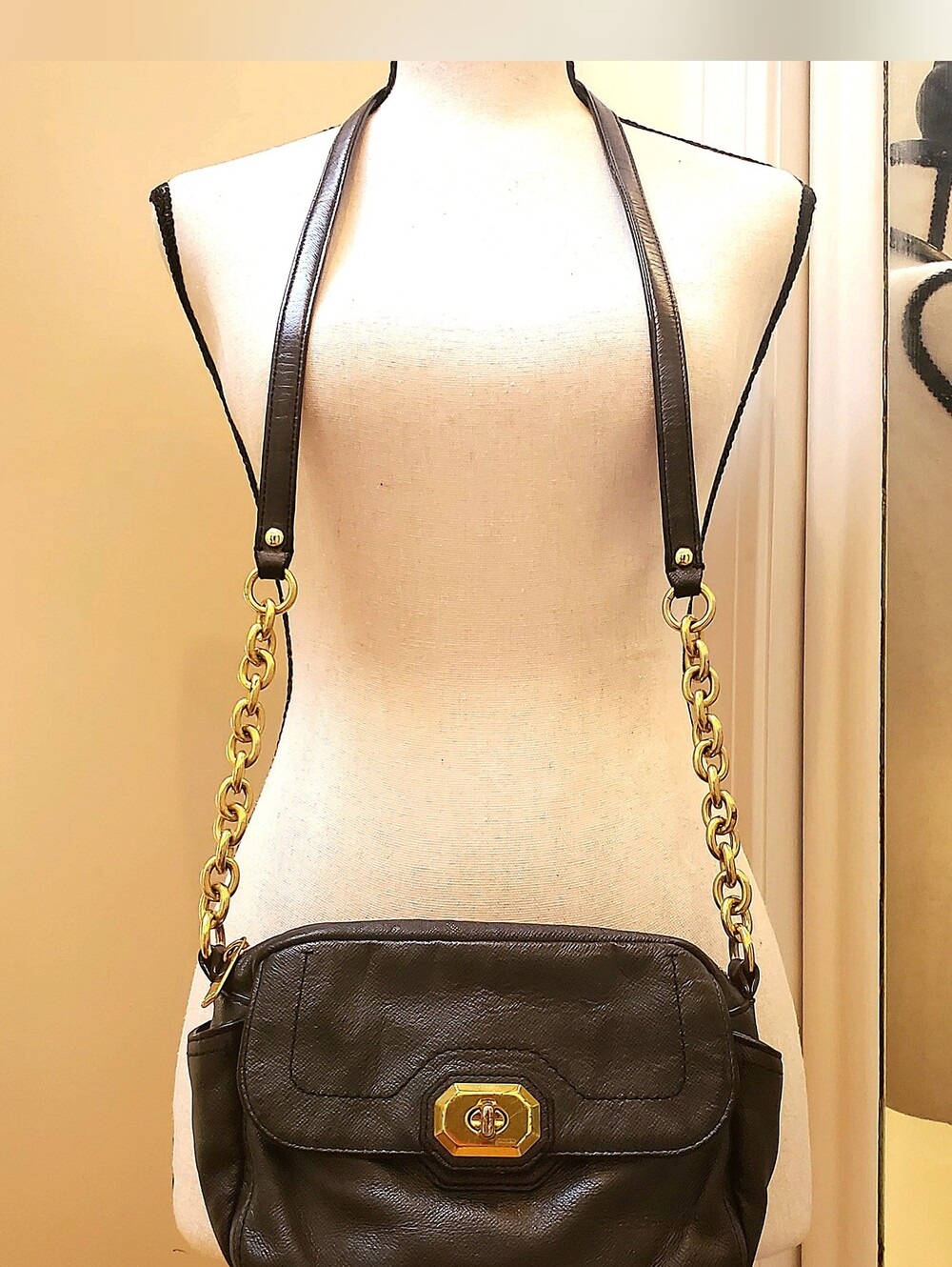Authentic Vintage Coach Campbell Turnlock Leather Camera Bag (Style F24843)